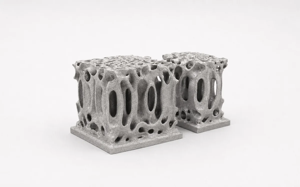 SLM metal printed component with complex internal and external features