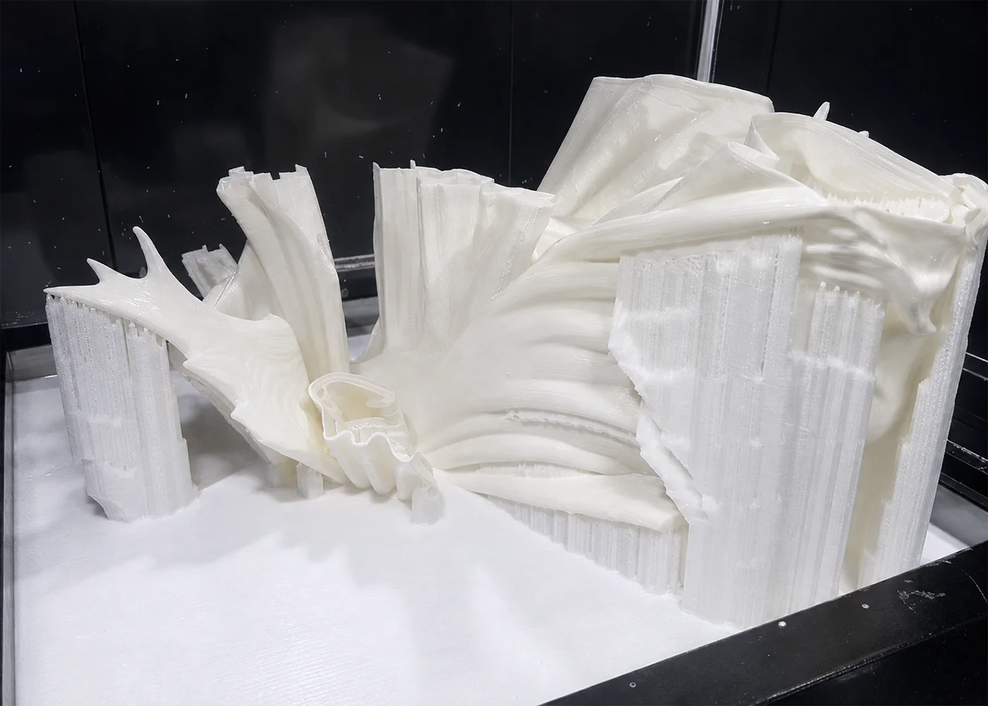 SLA UV laser curing liquid resin layer by layer